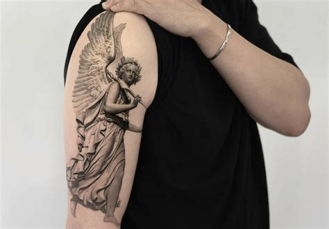 cute statue tattoos.